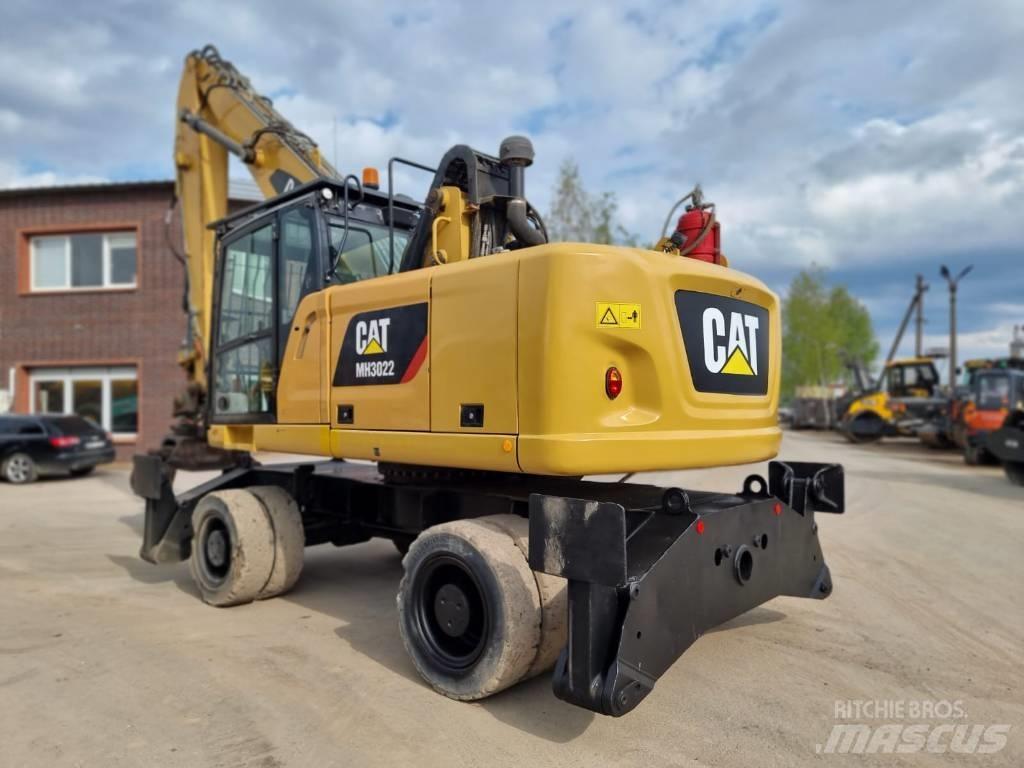 CAT MH 3022 Pelle à déchets