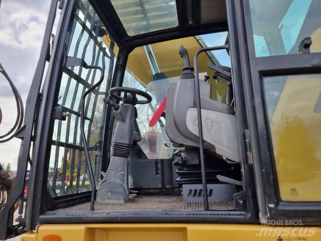 CAT MH 3022 Pelle à déchets