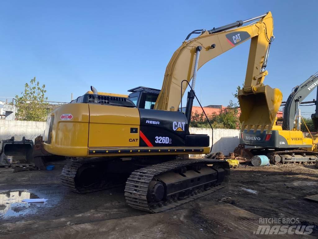 CAT 326 D2L Pelle sur chenilles
