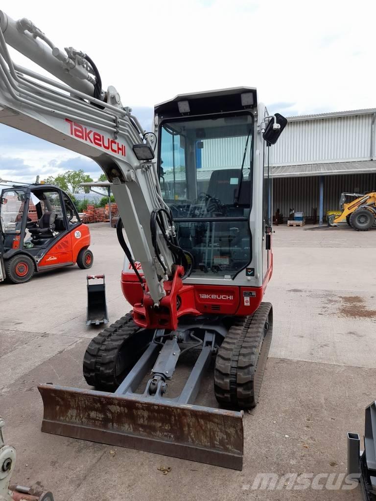 Takeuchi TB 230 Mini pelle < 7t
