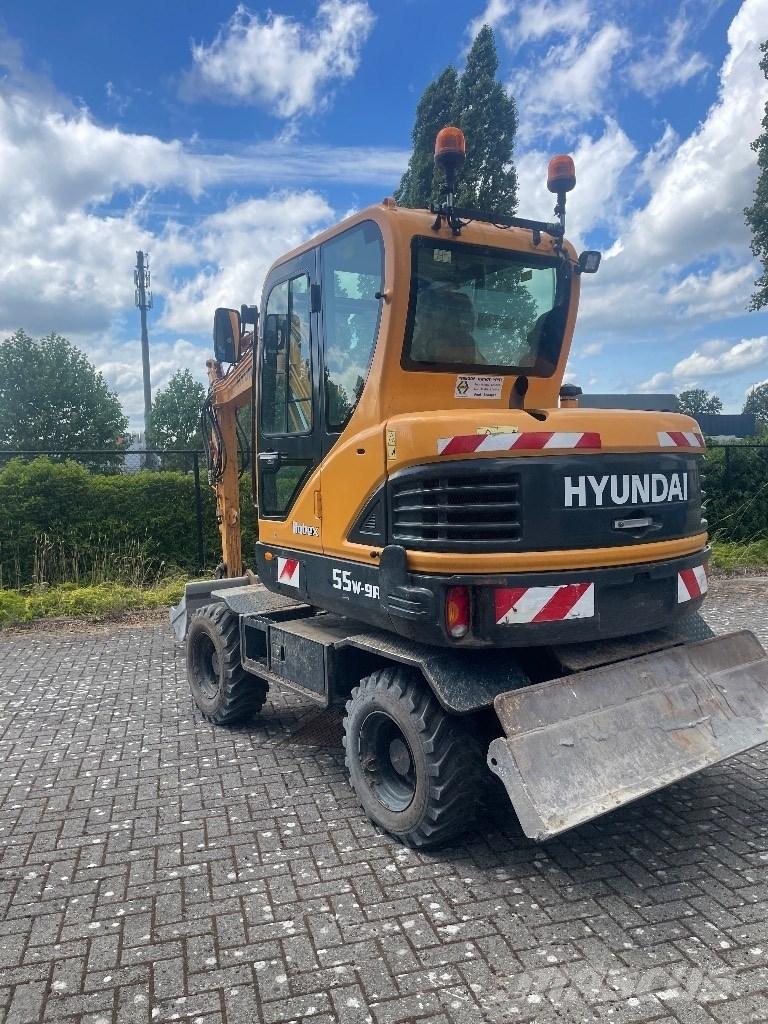 Hyundai 55w9a Pelle sur pneus