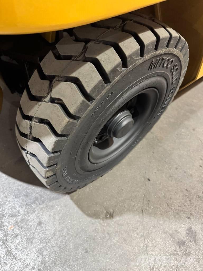 CAT GP 25 K Autres Chariots élévateurs