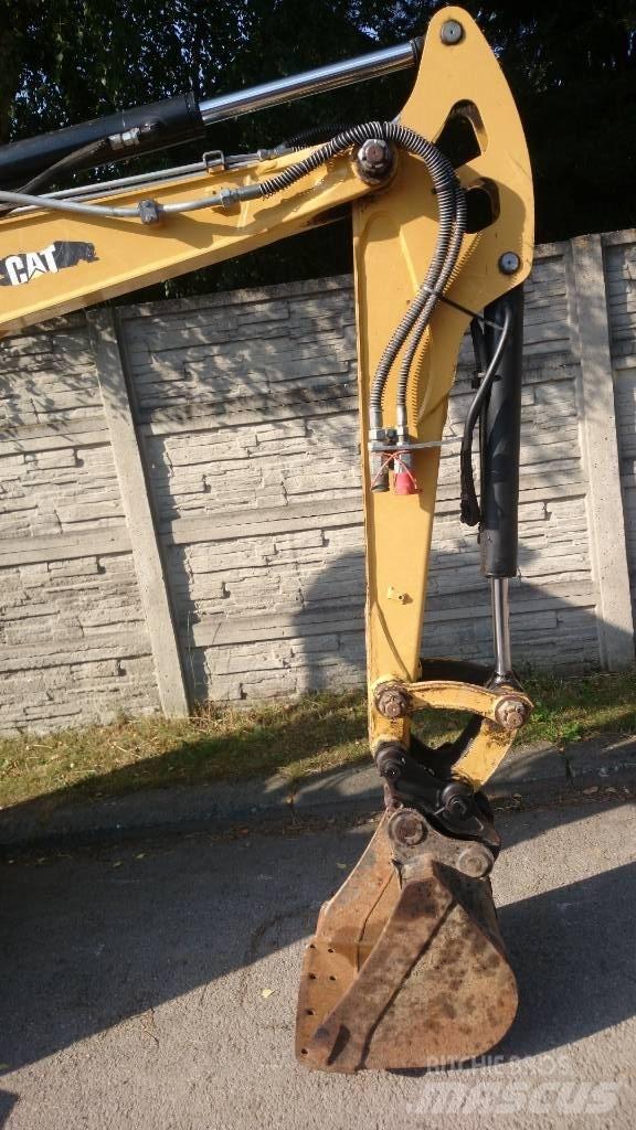 CAT 302.7 D Mini pelle 7t-12t