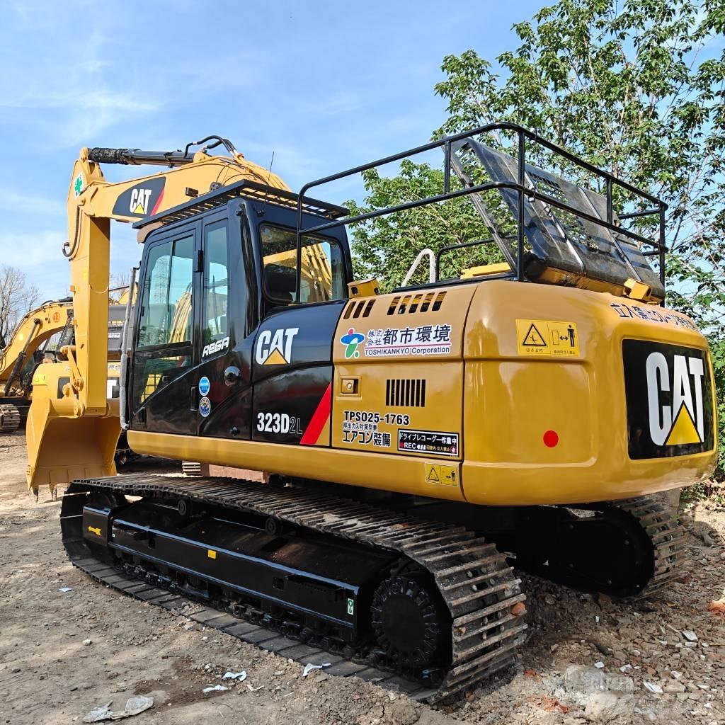 CAT 323D2L Pelle sur chenilles