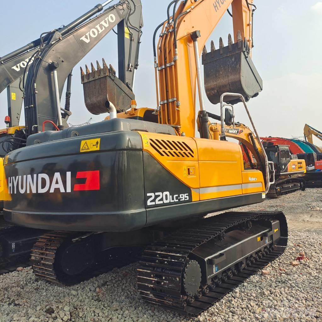 Hyundai R220LC-9S Pelle sur chenilles