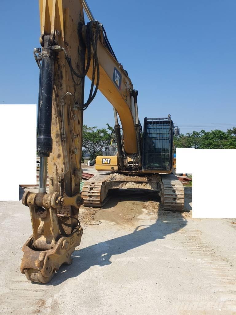 CAT 330F Pelle sur chenilles