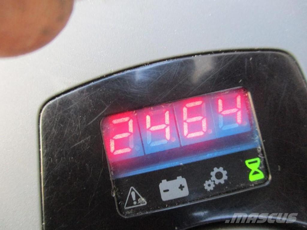 Toyota LPE250 Transpalette accompagnant porté debout