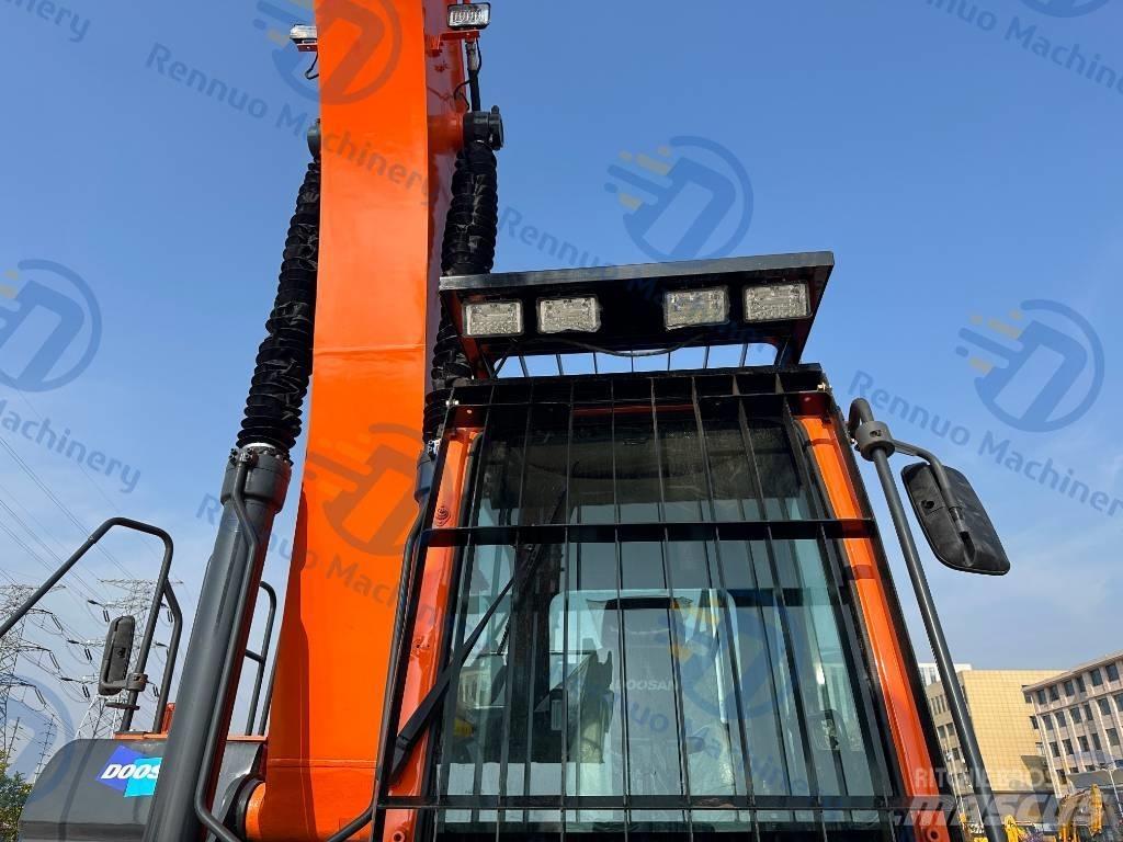 Doosan DX 300LC-9C Pelle sur chenilles