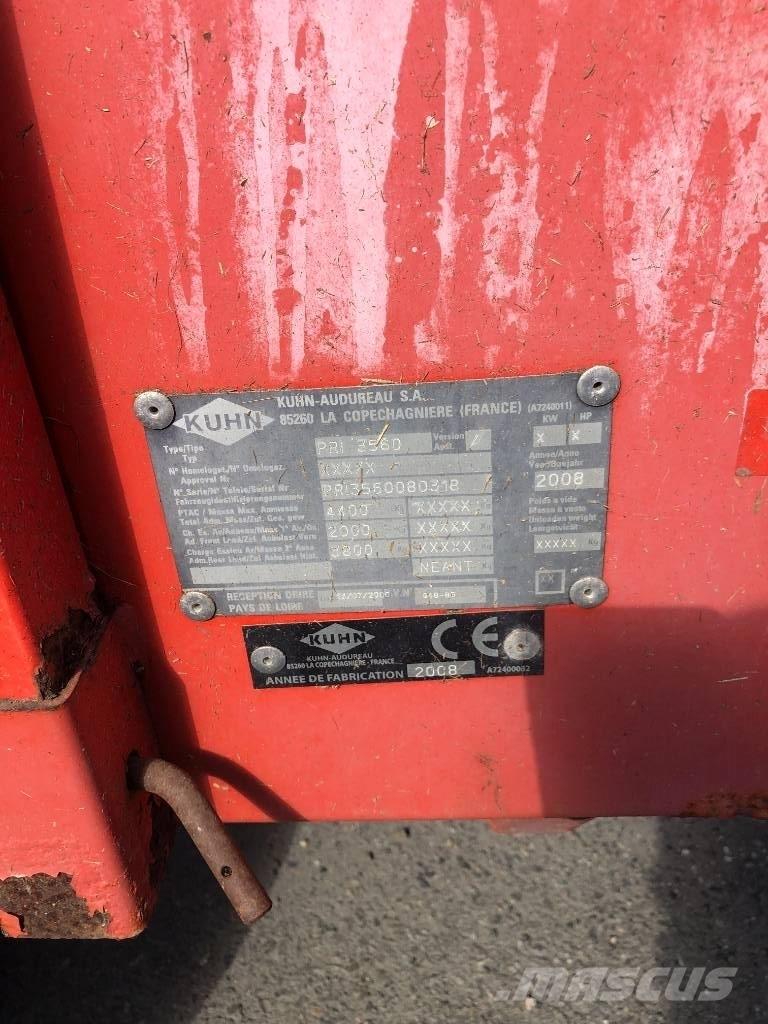 Kuhn 3560 Dérouleuse, pailleuse
