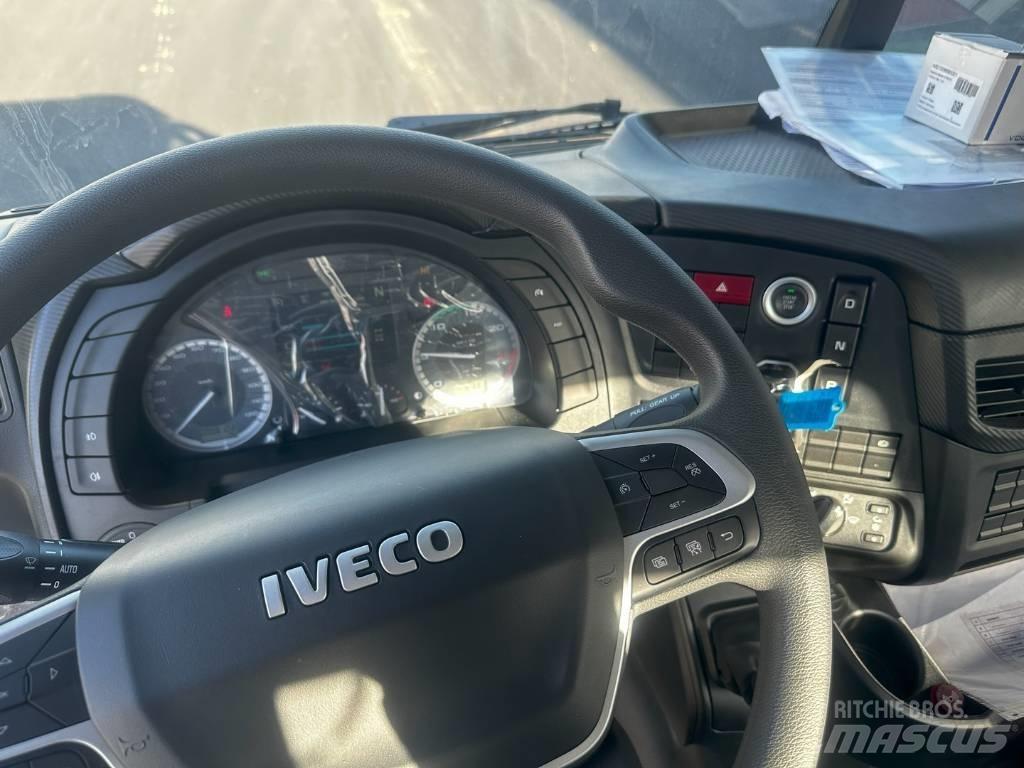 Iveco T-WAY 450 Camion plateau ridelle avec grue