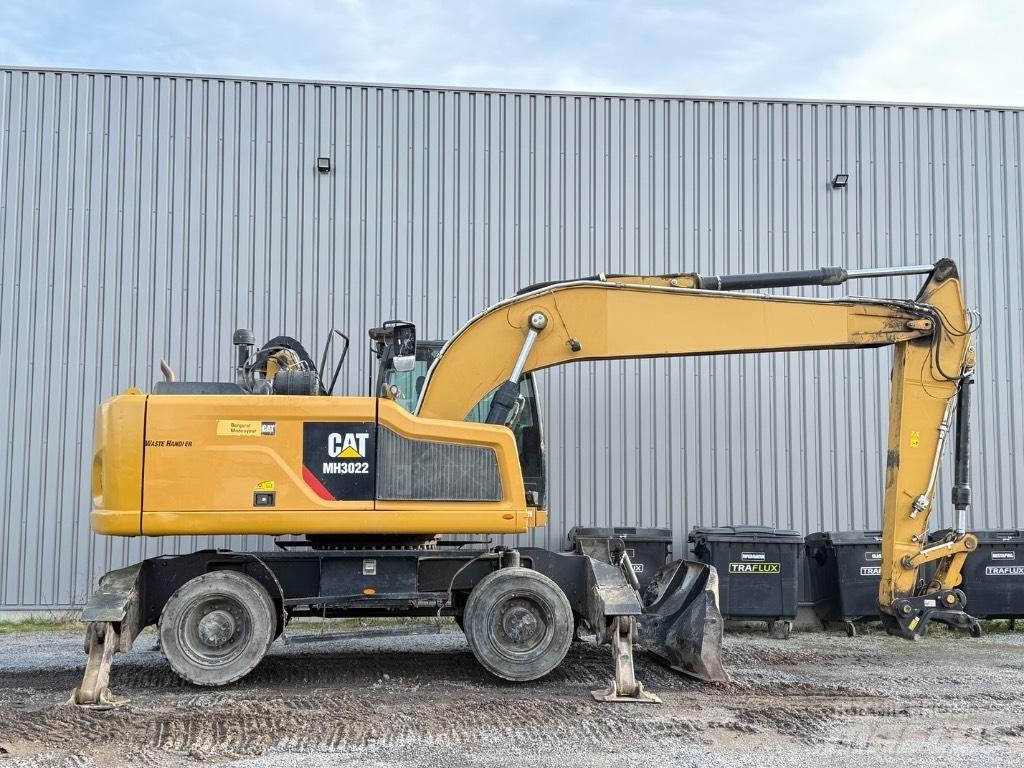 CAT MH3022 Pelle à déchets
