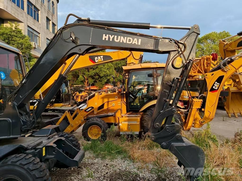 Hyundai 60 W Pelle sur pneus