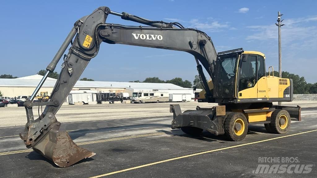 Volvo EW 210 C Pelle sur pneus