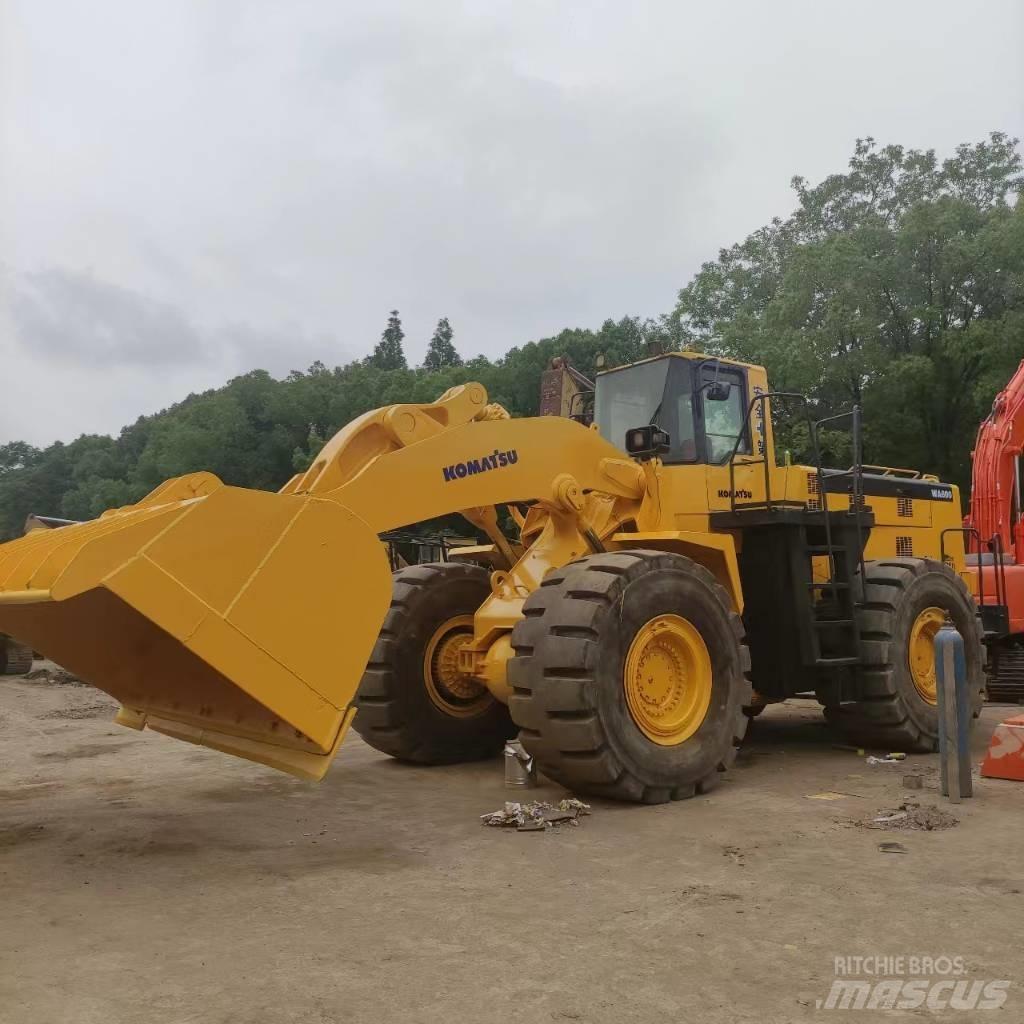 Komatsu WA 600-3 Chargeuse sur pneus