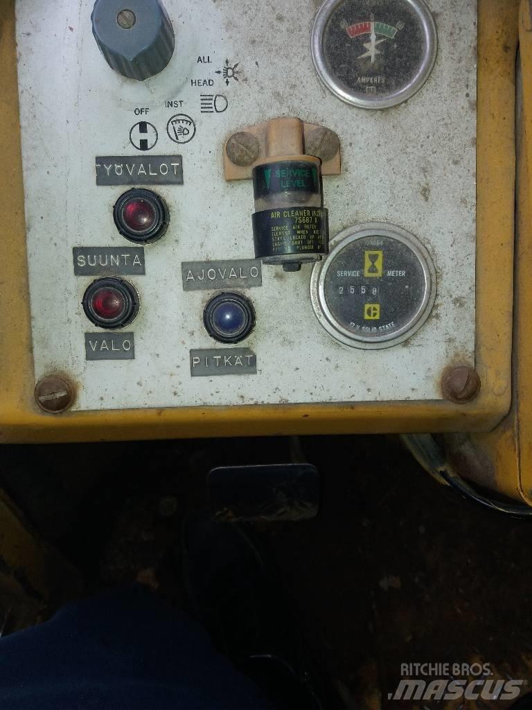 CAT 910 Chargeuse sur pneus