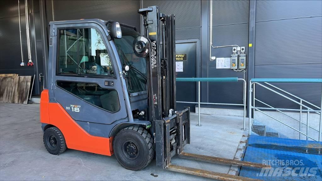 Toyota 02-8 FDF 18 Chariots diesel