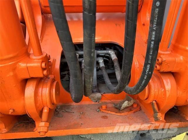 Hitachi EX100 Pelle sur chenilles