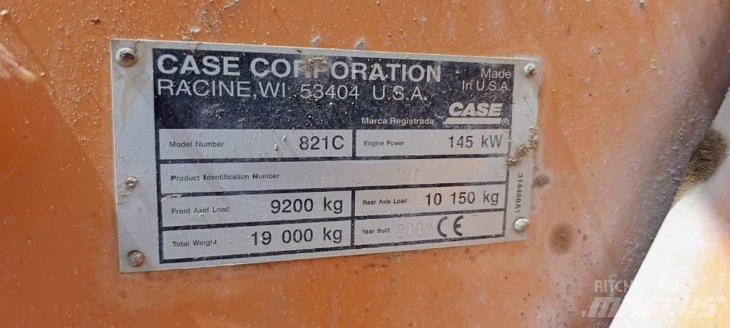 CASE 821 C Chargeuse sur pneus