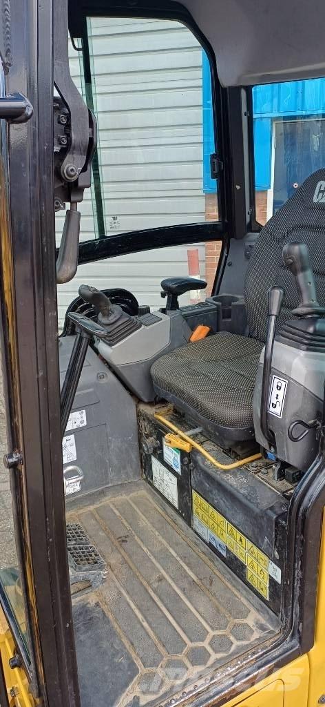 CAT 301.6 Mini pelle < 7t