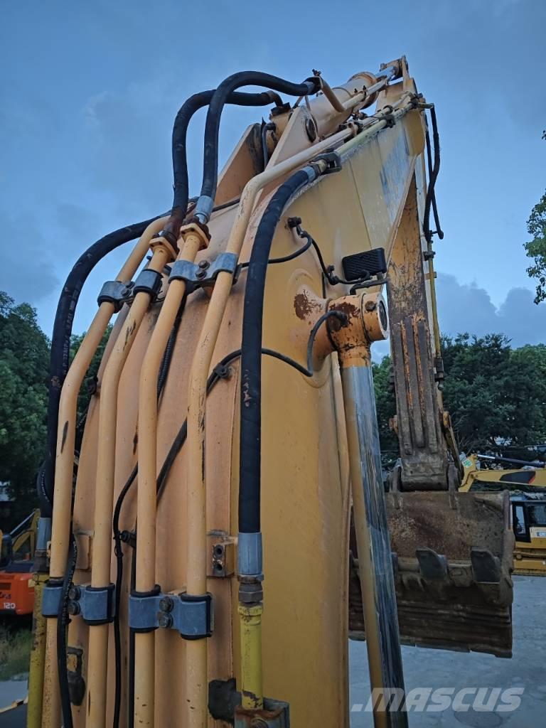 Hyundai R220LC=9S Pelle sur chenilles