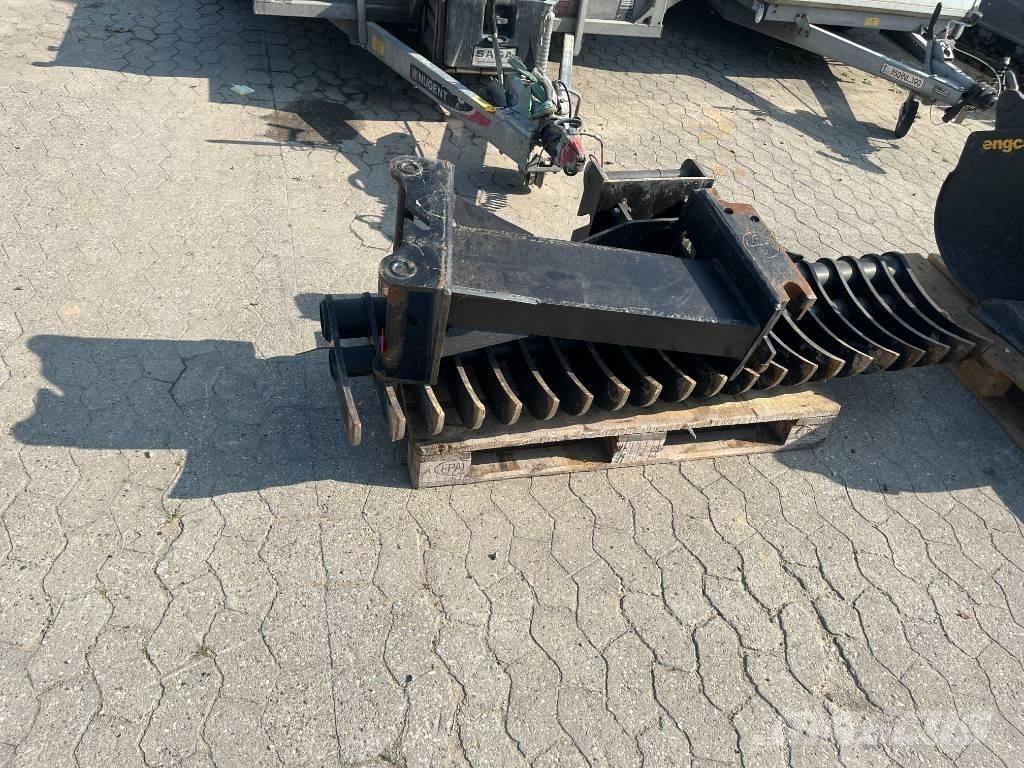 Takeuchi TB 260 Mini pelle < 7t