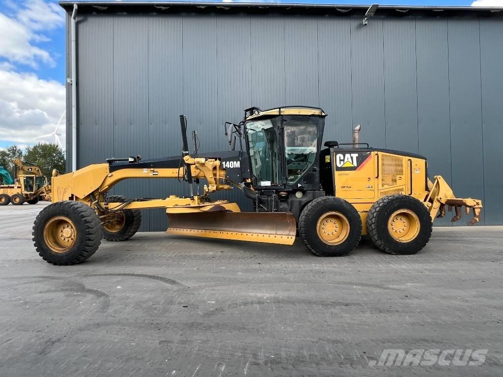 CAT 140M Niveleuse