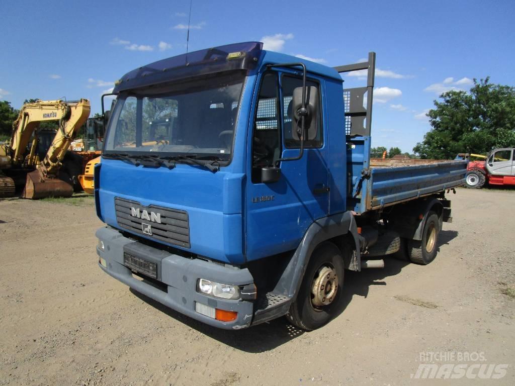 MAN LE 180C  L 2000 Camion benne