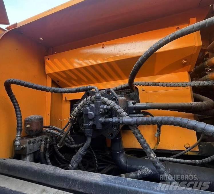 Hyundai R330LC-9T Pelle sur chenilles