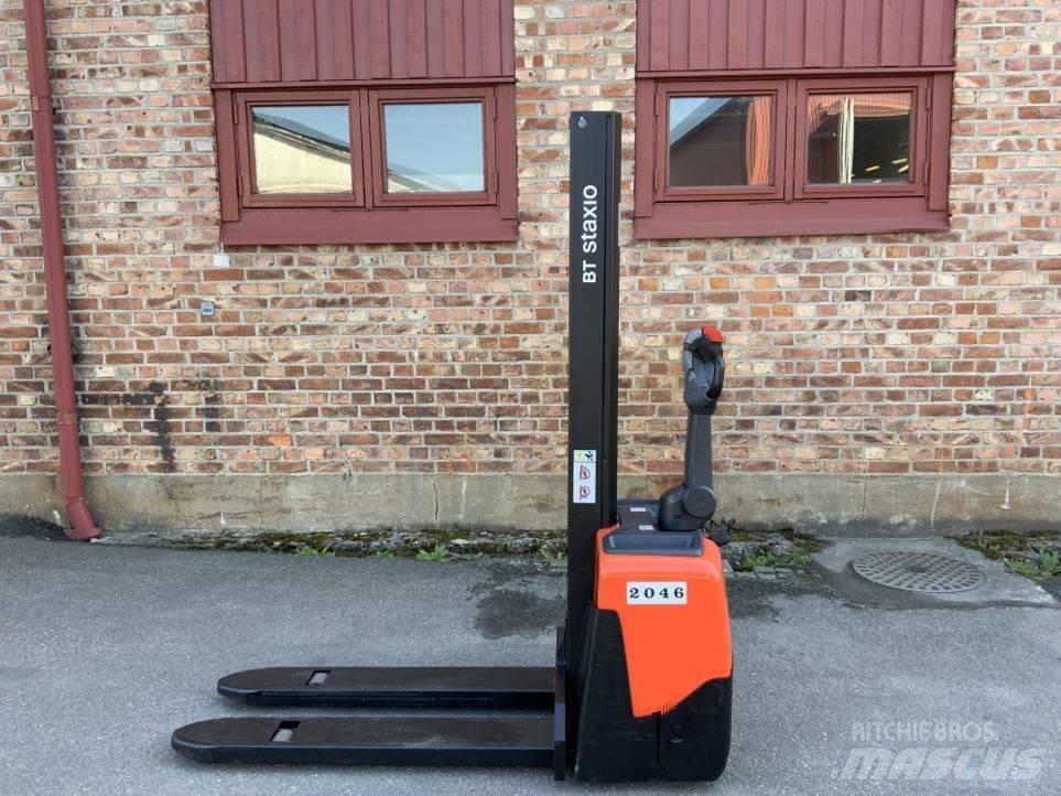 BT HWE 100 Gerbeur accompagnant
