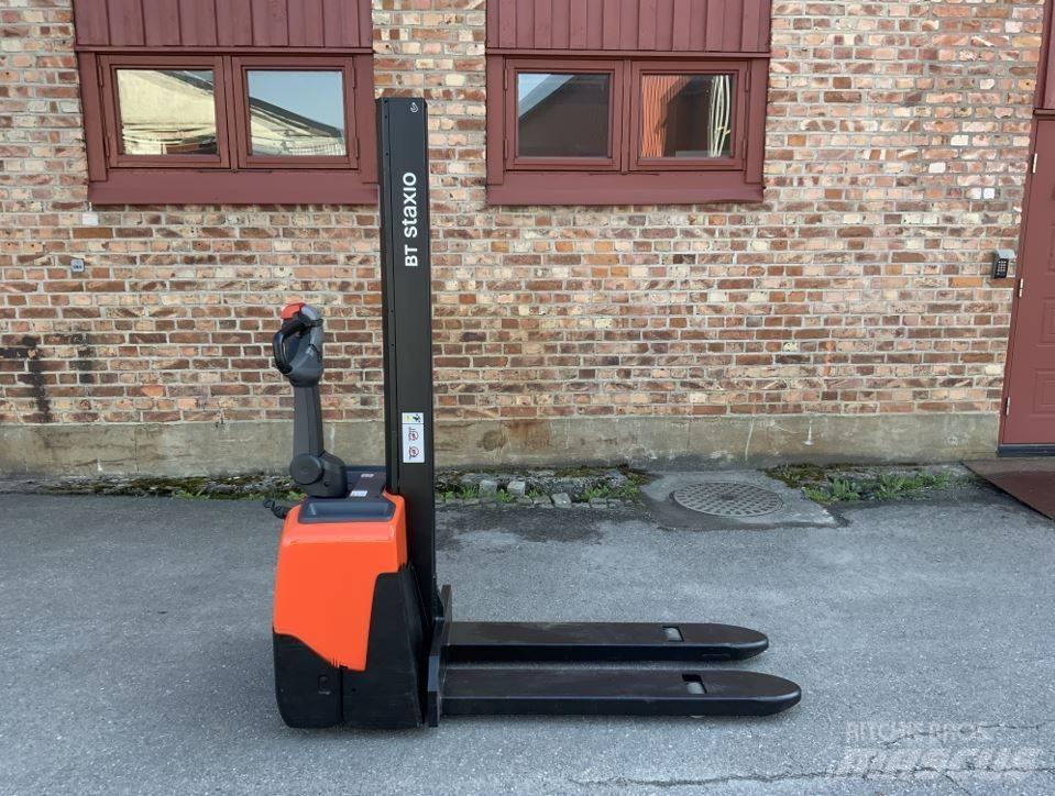 BT HWE 100 Gerbeur accompagnant