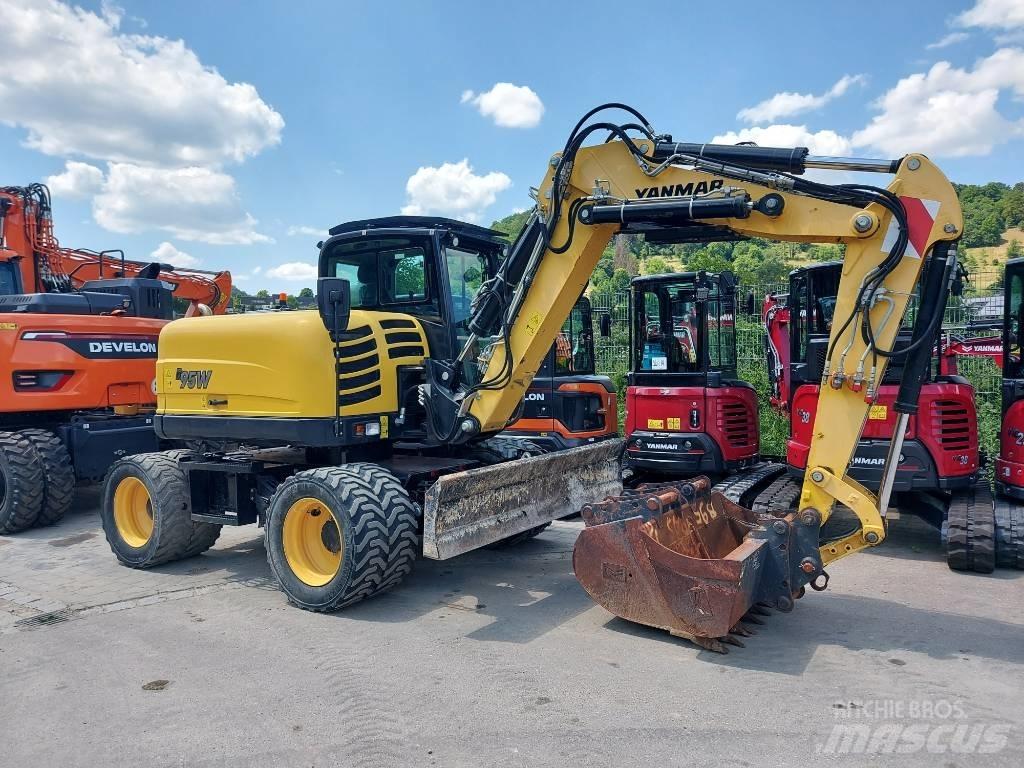 Yanmar B 95 W Pelle sur pneus