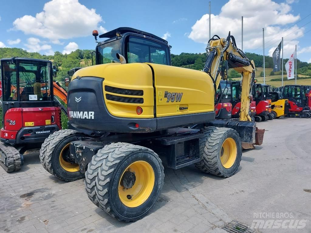 Yanmar B 95 W Pelle sur pneus