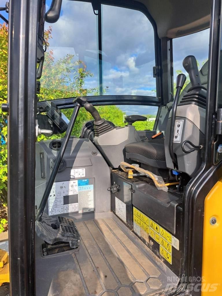 CAT 302cr Mini pelle < 7t