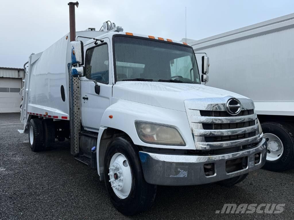Hino 338 Camion poubelle