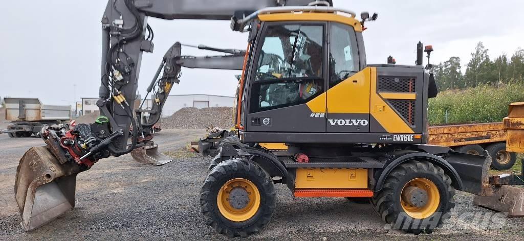 Volvo EWR 150 E Pelle sur pneus