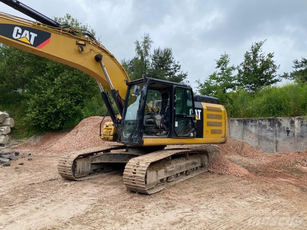CAT 326 F L Pelle sur chenilles