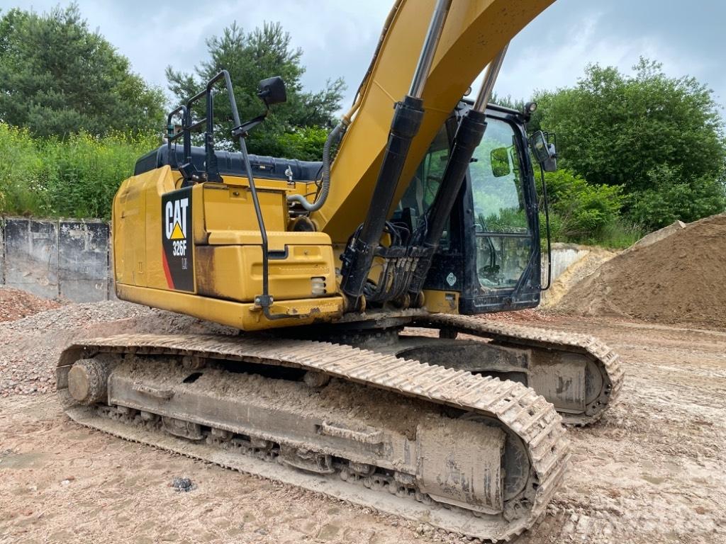 CAT 326 F L Pelle sur chenilles