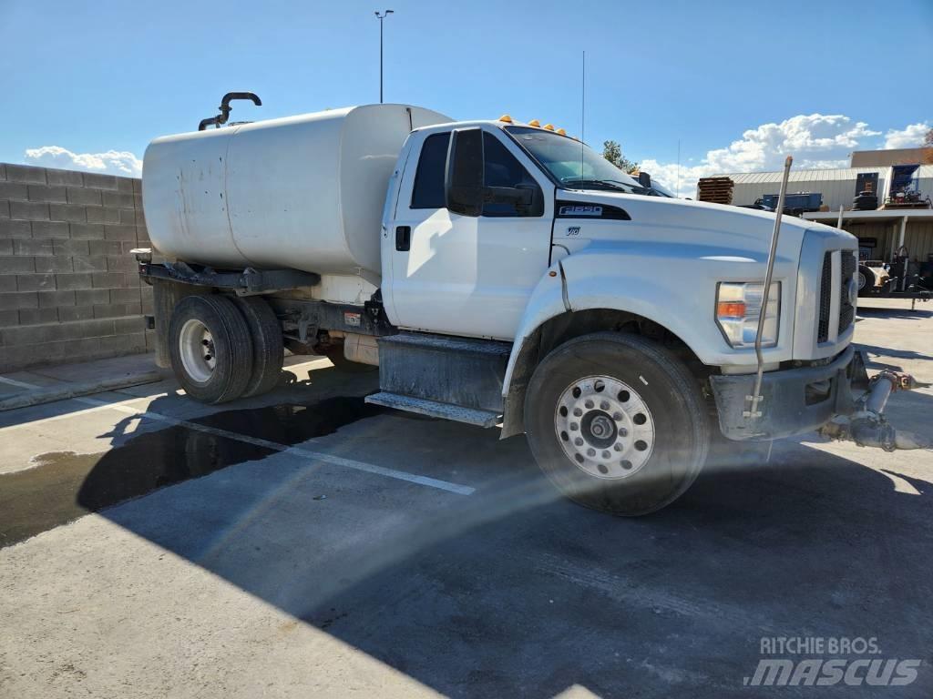Ford F 650 Camion citerne à eau