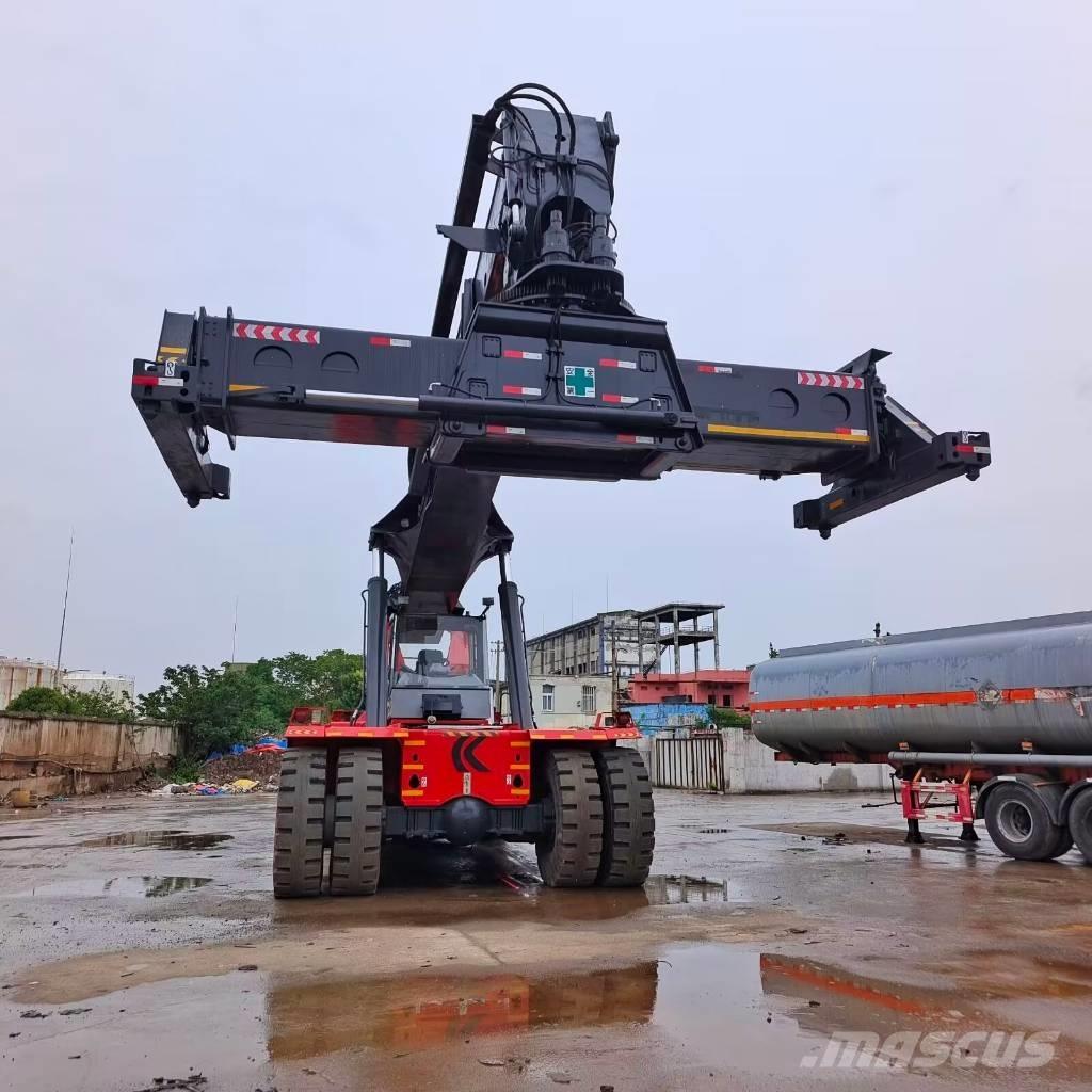 Kalmar DRF 450 Reachstackers