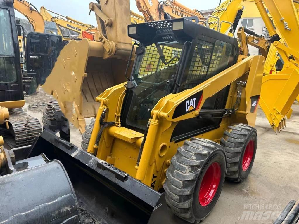 CAT 246 D Chargeuse compacte