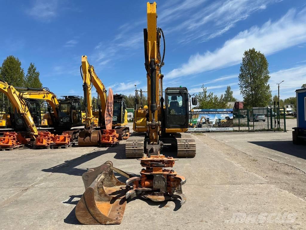 JCB JS 130 LC Pelle sur chenilles
