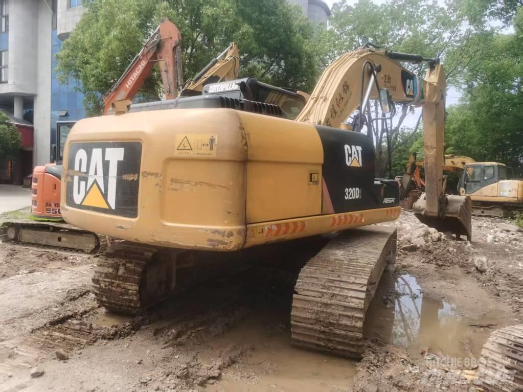 CAT 320 D2 Pelle sur chenilles