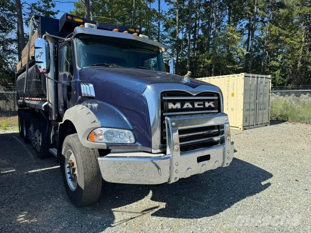 Mack GU813 Camion benne