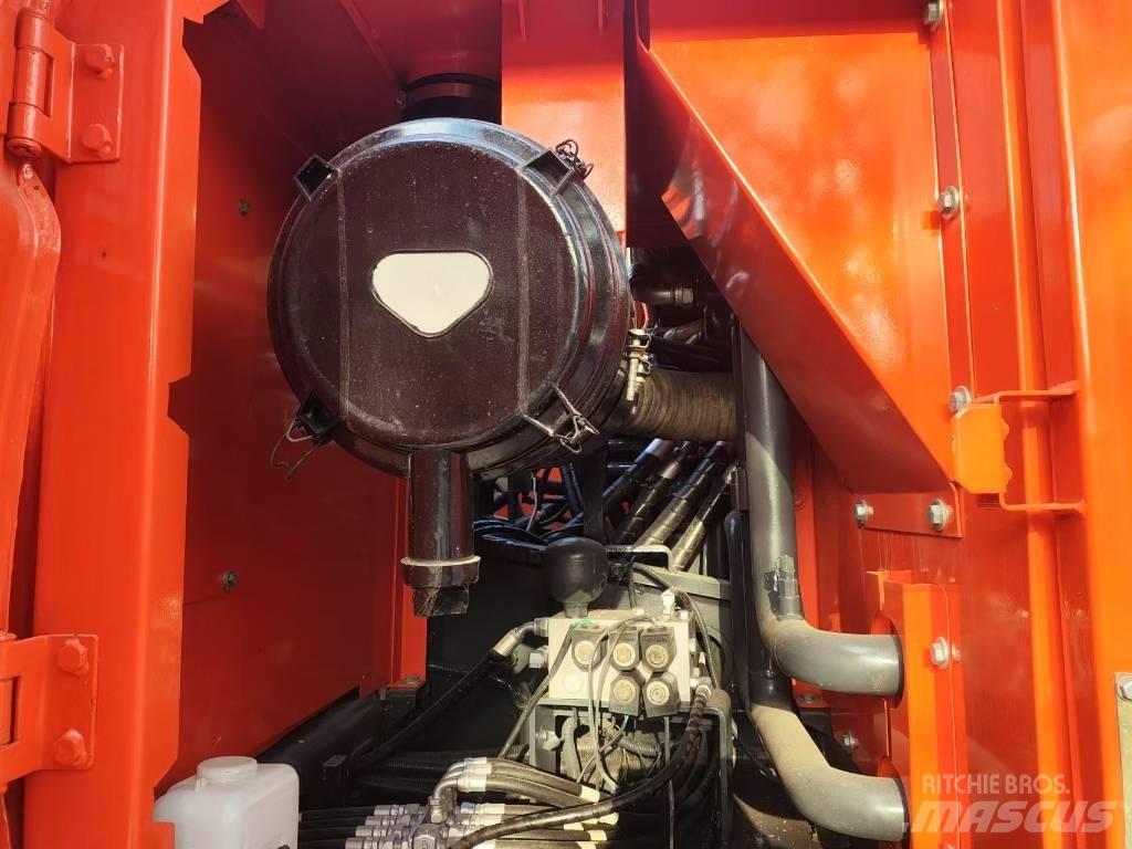 Doosan DX300LC-9c Pelle sur chenilles