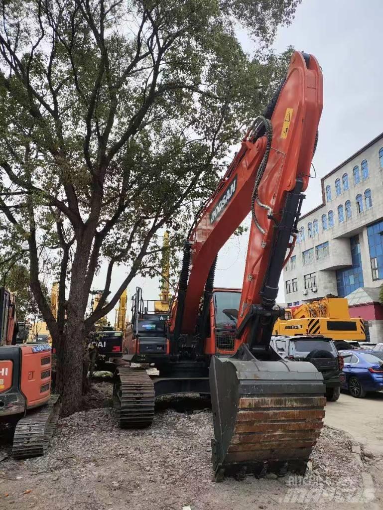 Doosan DX300LC-9c Pelle sur chenilles