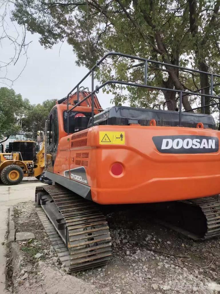 Doosan DX300LC-9c Pelle sur chenilles