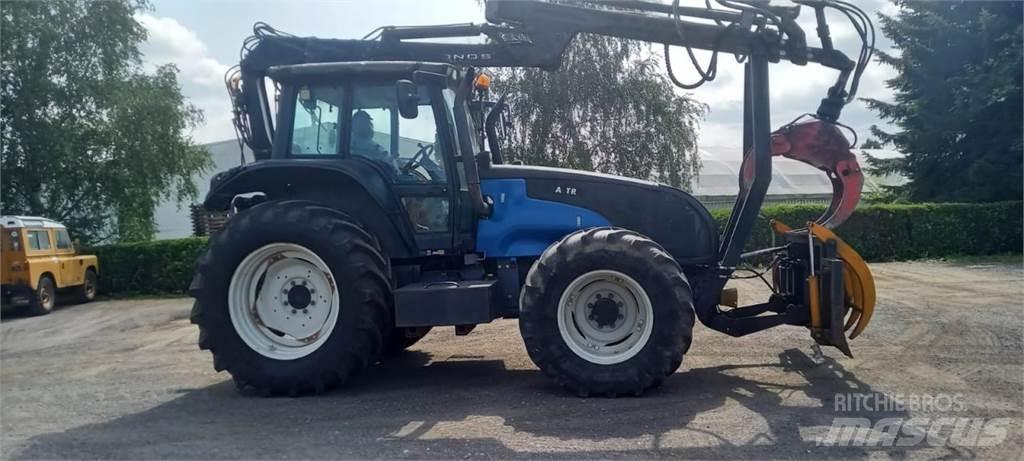 Valtra T130 Tracteur