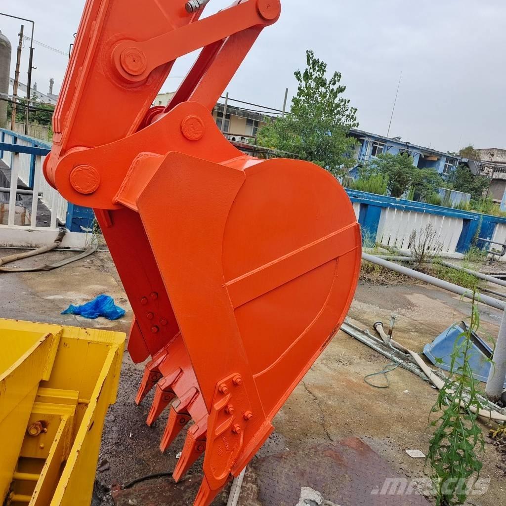 Doosan DX 225 Pelle sur chenilles