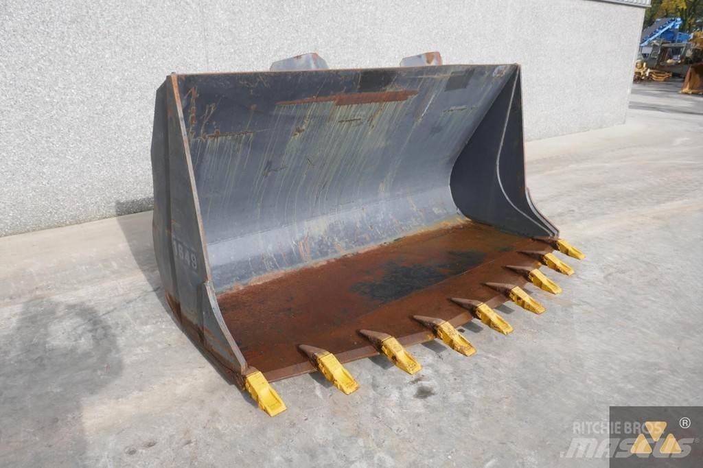 Volvo L120B Bucket Godet