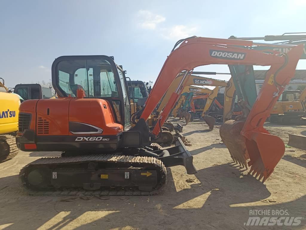 Doosan DX60-9C Pelle sur chenilles
